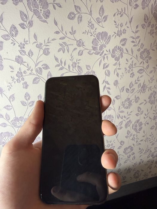 Продам iphone 11 pro 64g