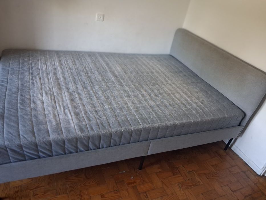 Cama de casal ikea com colchão