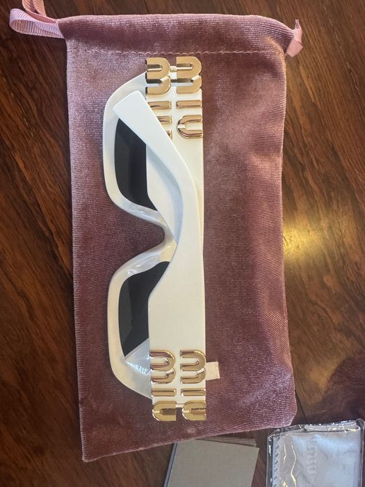 Óculos do sol MiuMiu novo