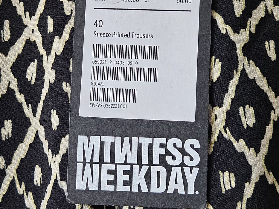 Nowe spodnie materiałowe MTWTFSS Weekday rozmiar 40
