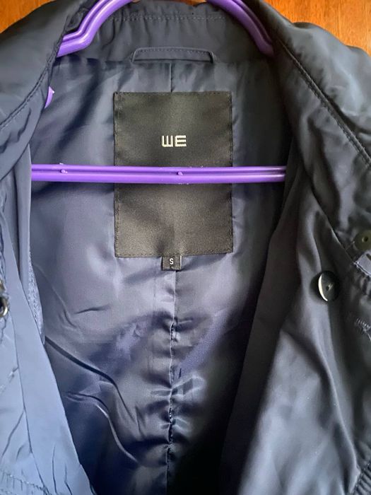 Чюдовий чоловічий тренчь.