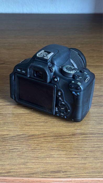 Продам Canon 600D+комплект