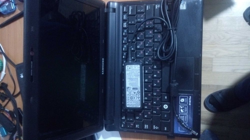 Нетбук Samsung N148 Plus