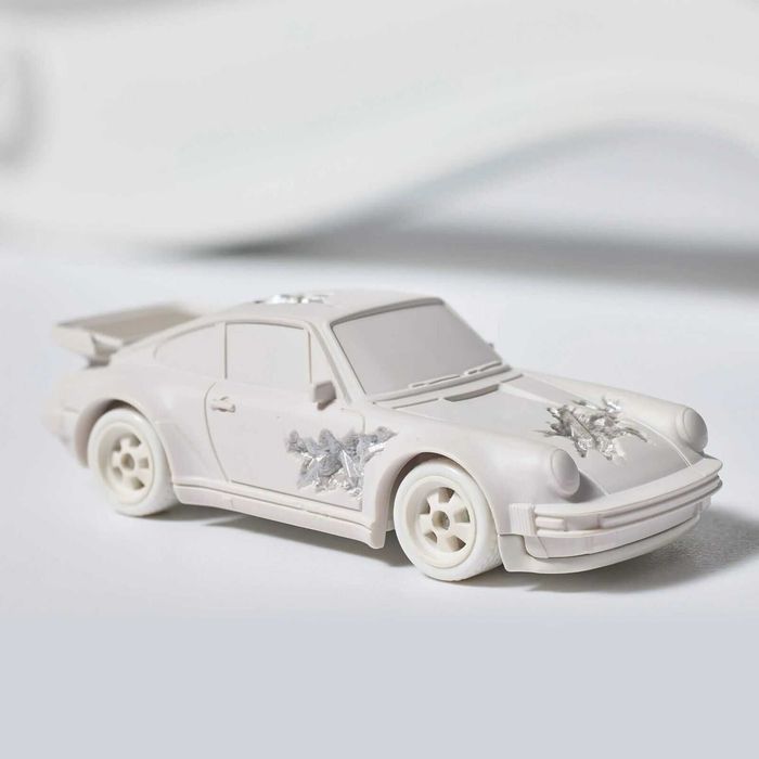Hot Wheels x Daniel Arsham Eroded Rally Case & Porsche 930 Sealed Mattel Creations Raro