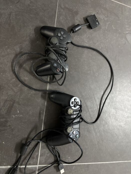 PlayStation 2 (PS2) Slim + 2 comandos
