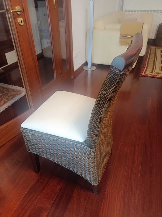 6 Cadeiras Rattan Natural + Madeira Maciça – Excelente Estado