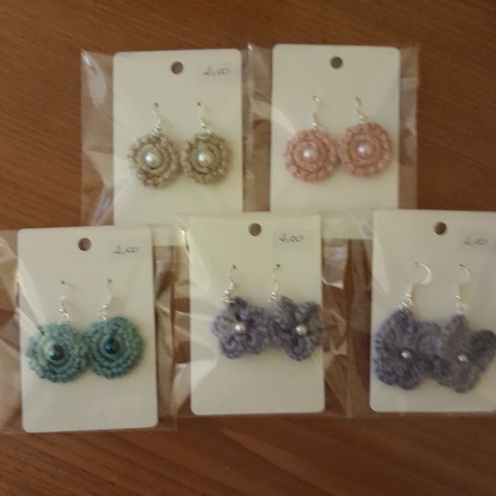 Brincos diversos em crochet