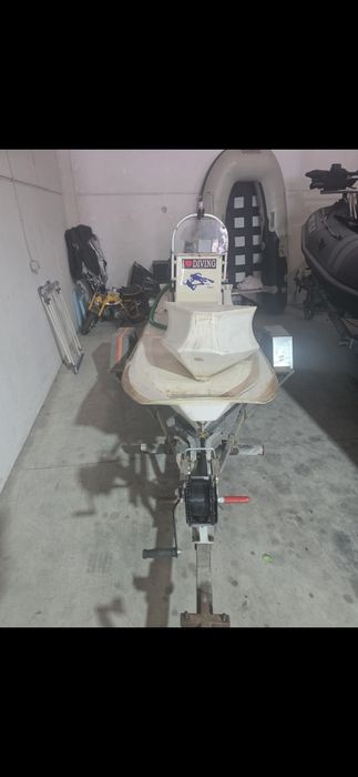 Semi rigido 25cv 4t