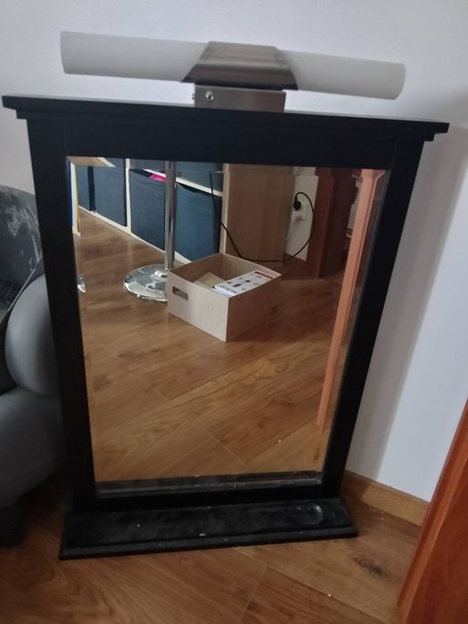 Lustro łazienkowe z oświetleniem