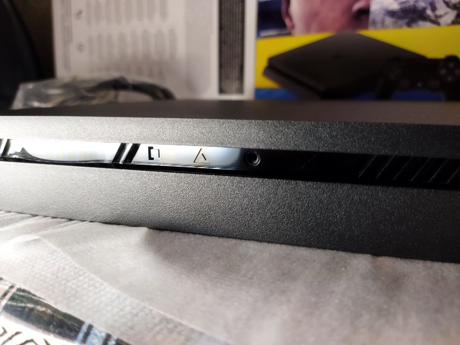 Игровая консоль PS4 PlayStation 4 Slim