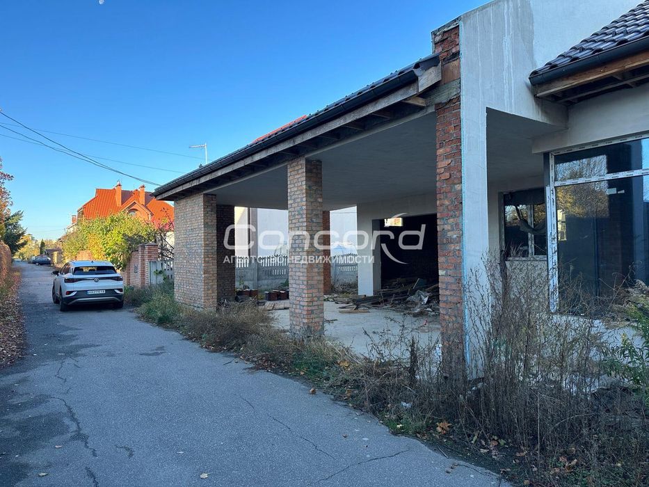 Оболонь. КМ "Чорнобилець-Оболонь", 6-та Лінія, 13. Продам будинок