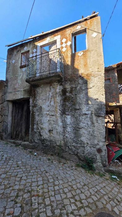 3 CASAS JUNTAS para venda em roriz / penalva do castelo – 24.500 € NEGOCIÁVEIS