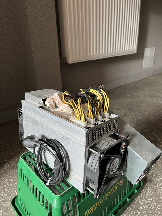 Antminer L3++ z zasilaczem