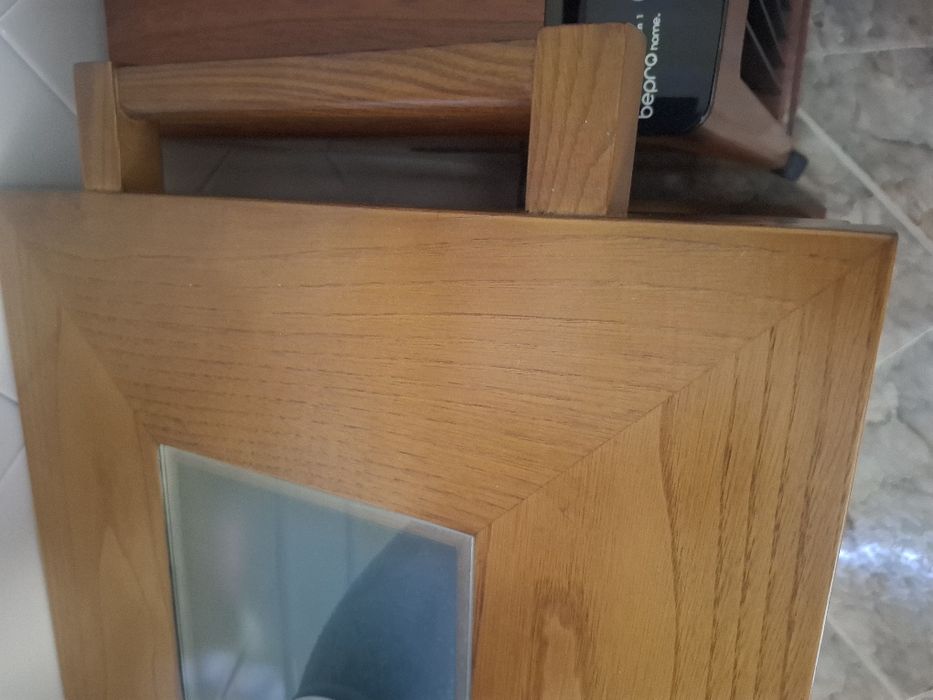 Consola em Nogueira Tratada – Elegância Natural para o Seu Espaço!