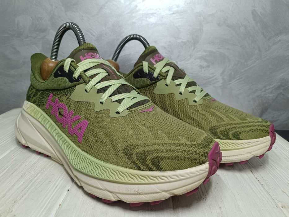 - Hoka Challenger ATR 7
