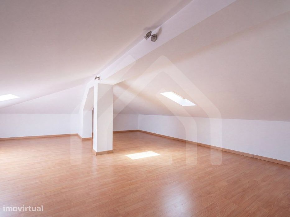 Apartamento T3 | Com sótão | Alqueves
