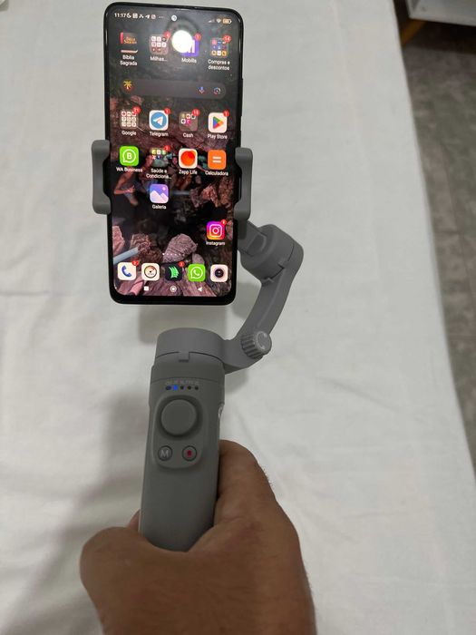 Розкладний трьохосьовий стабілізатор для відеореєстратора