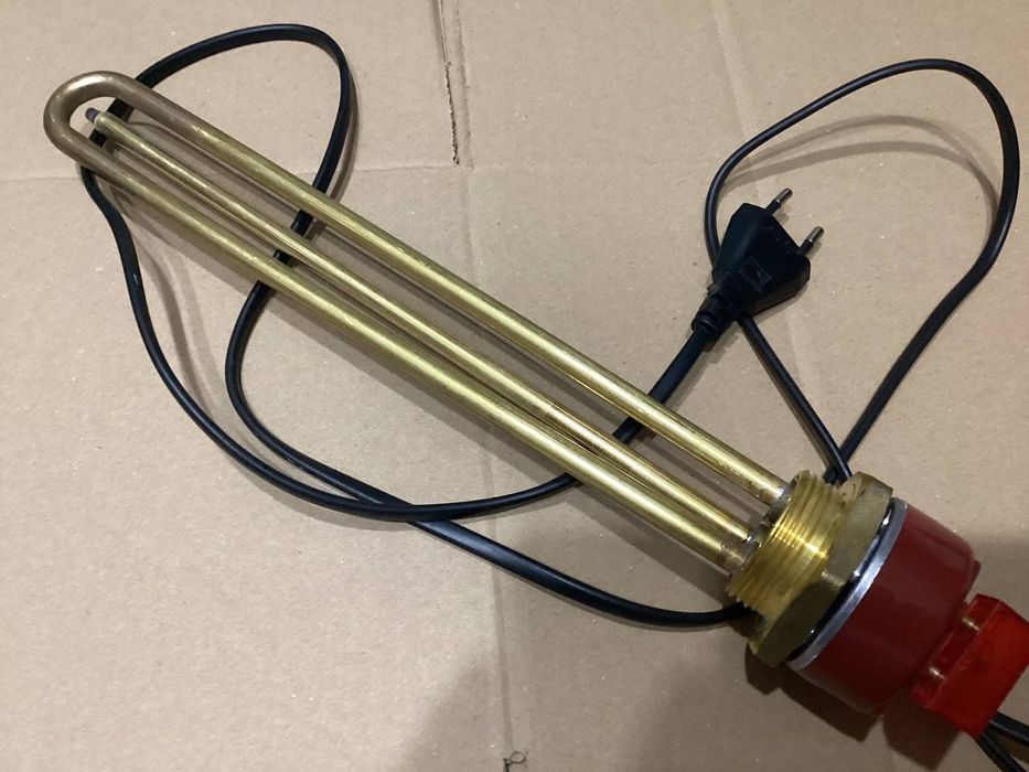 Тен Аристон Италия для летнего душа в батареи чугунной резьба 1  1/4