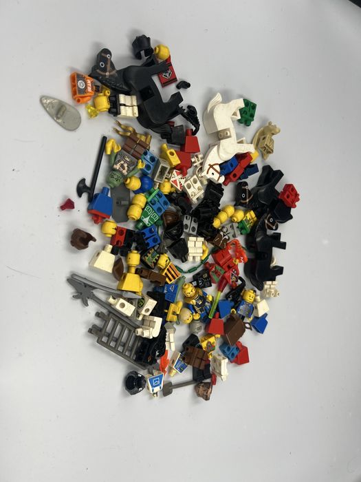 LEGO pakiet części minifig: 4 konie + Jar Jar + rycerz Castle
