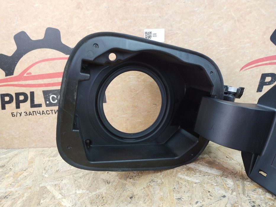 Mercedes B-Class W247 2019- корпус лючка топливного бака бензобака