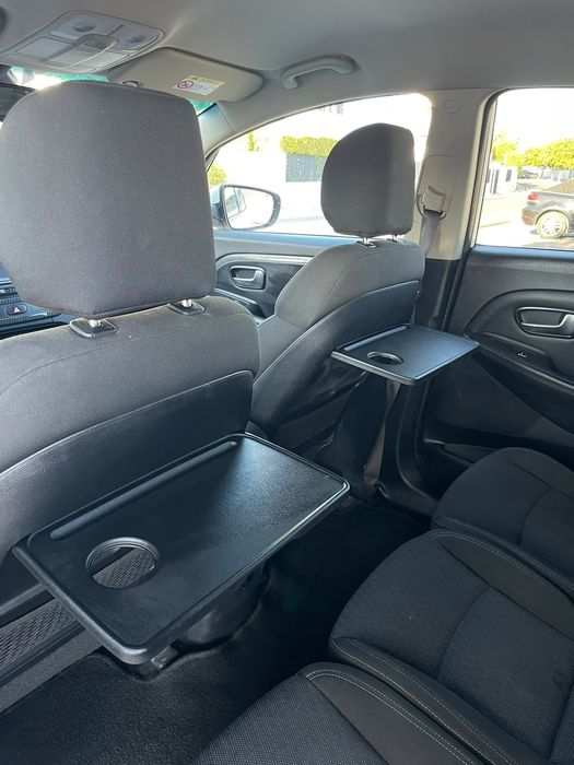 Kia Carens — fotografia 11