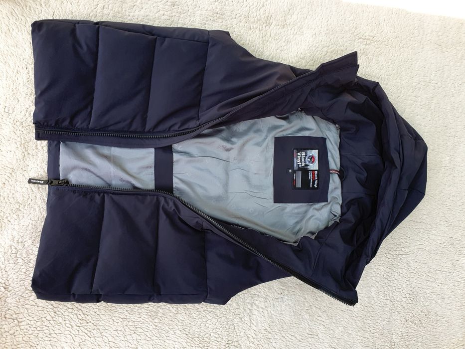 Продам, жилетку black vinyl ,50 размер, синий  цвет.