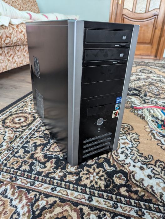 Корпус системного блоку