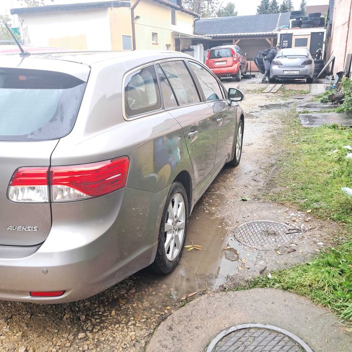 Sprzedam toyota Avensis