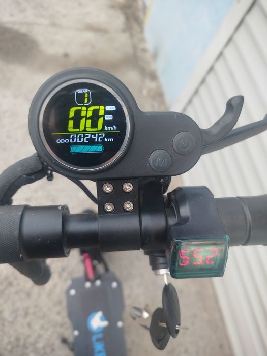 Потужний майже новий електросамокат Like.Bike Solo, пробіг 242 км,  2  ключі, 2 брелка сигналізації.