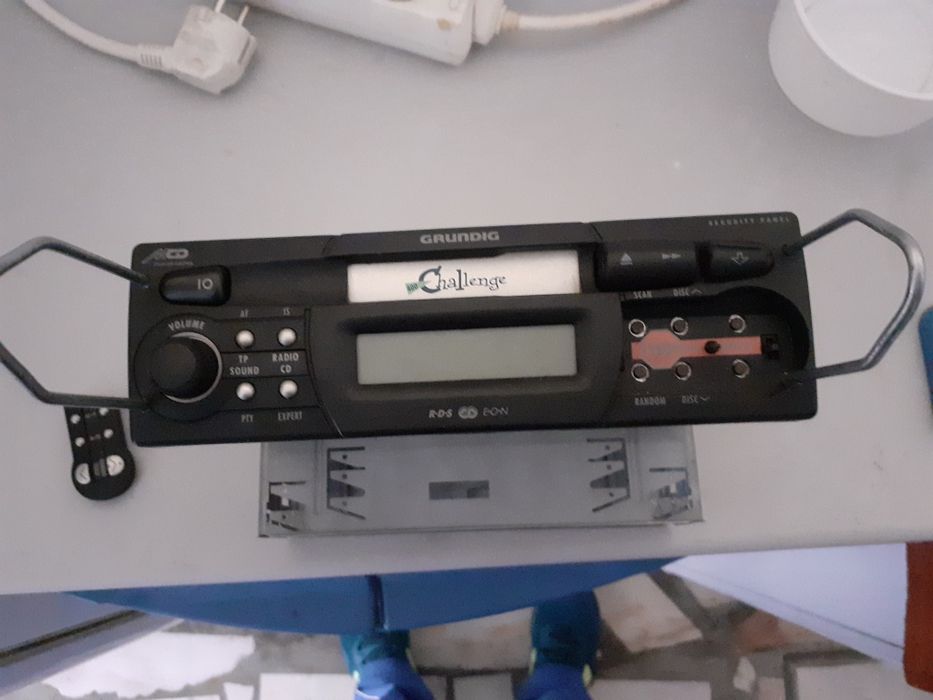 Radio Grundig usado.