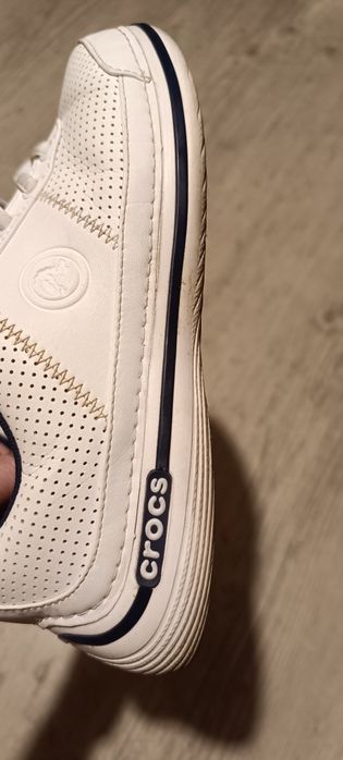 Buty Crocs oryginał skóra naturalna, białe, R. 39