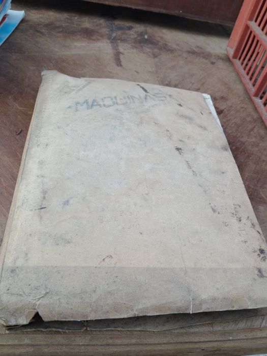 Livro antigo de máquinas