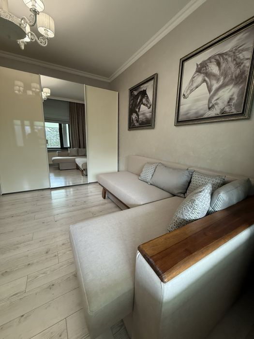 Подобова оренда квартири, центр, парковка, з виглядом на парк