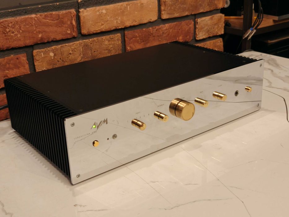 AVM COMPETITION AMP Audiofilski wzmacniacz STEREO ! HI-END