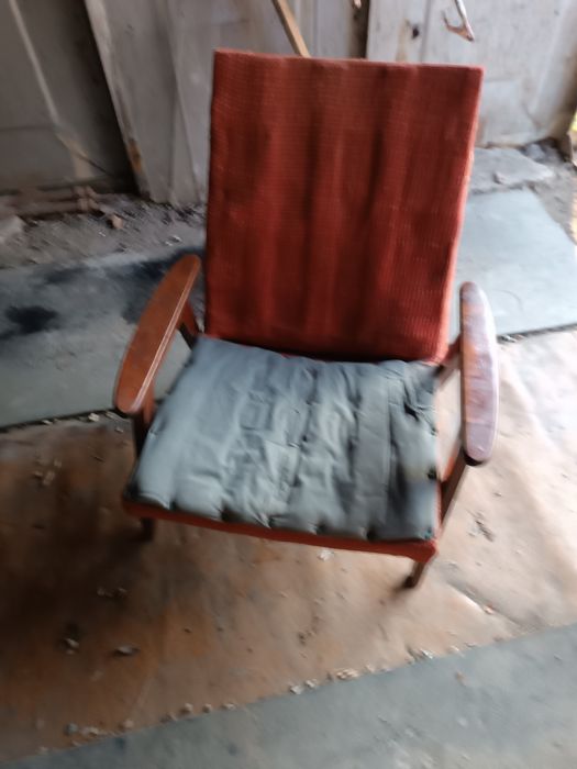 Продам крісла під реставрацію 2500 шт