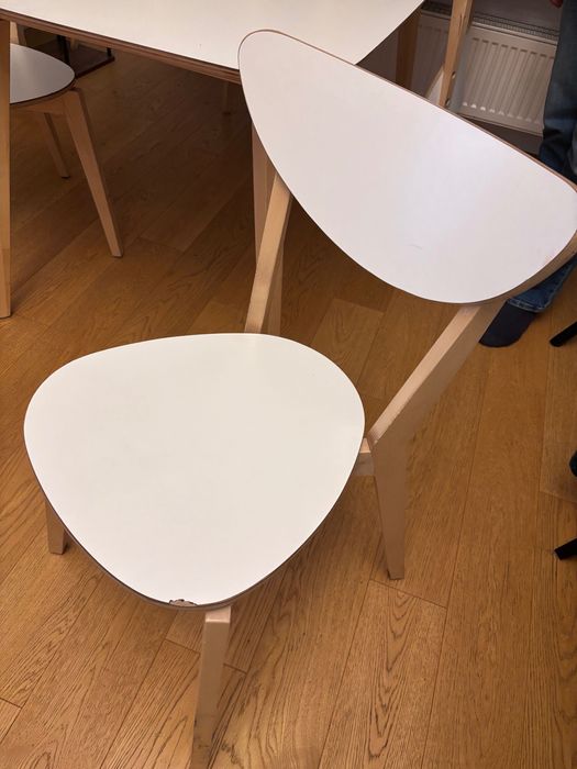 Nowoczesny stół + 4 krzesła