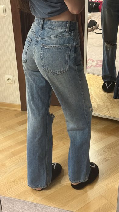 джинси з дірками bershka