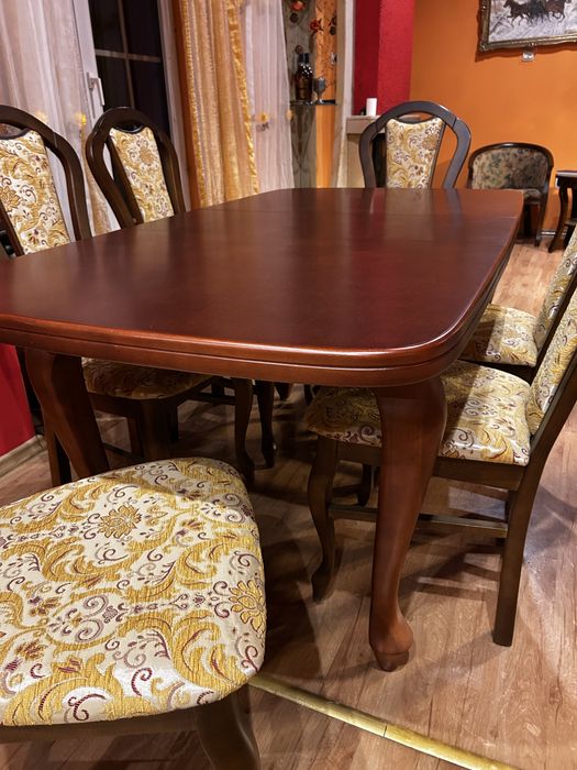 Stół rozkładany + 6 krzeseł tapicerowanych – drewno, styl klasyczny