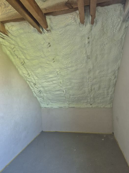 Ocieplenie pianą pur poddasza stropy dachy ocieplanie pianką izolacje