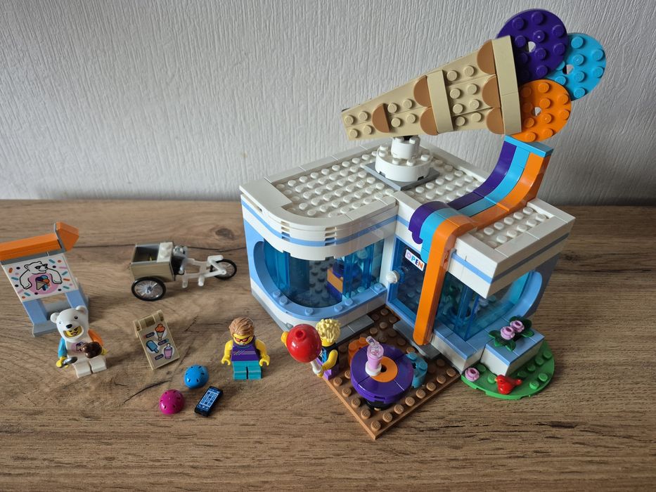LEGO City 60363 — Кафе з морозивом