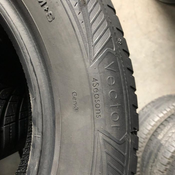 Шини 195/65/15-2 шт Goodyear Vector 4Seasons
