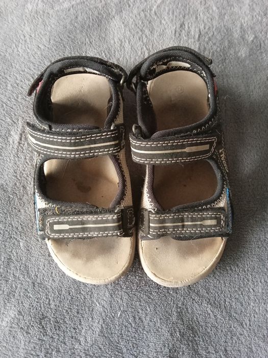 Sandałki, sandały, r. 28.