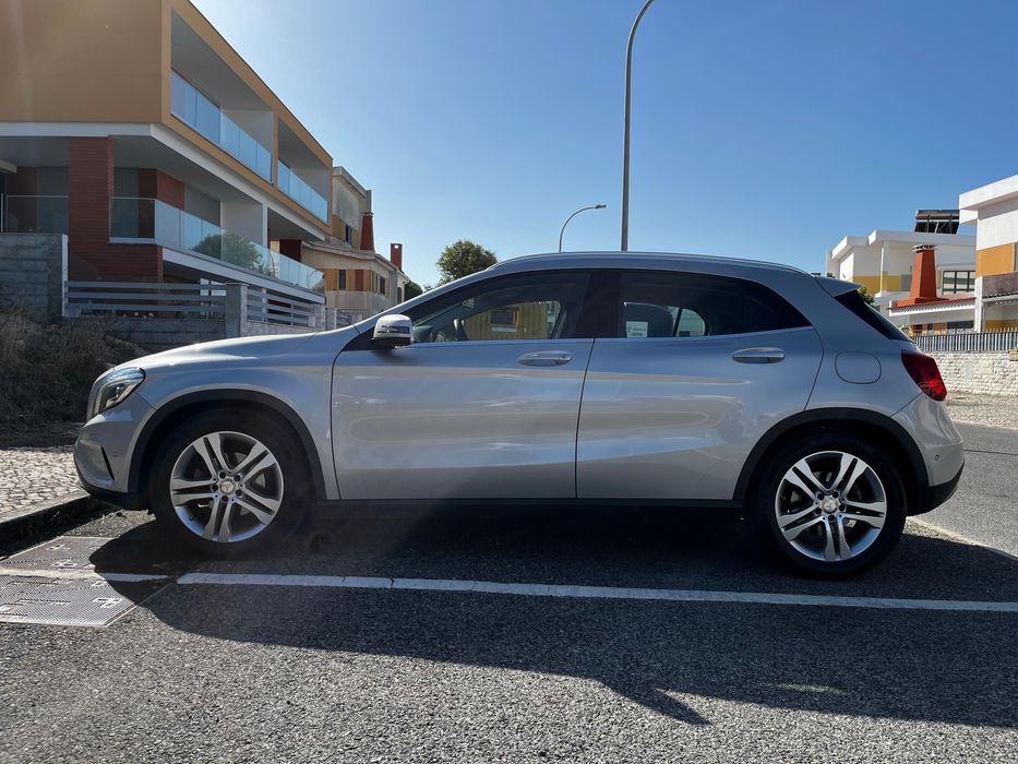 Mercedes GLA 180D Urban — photo 2