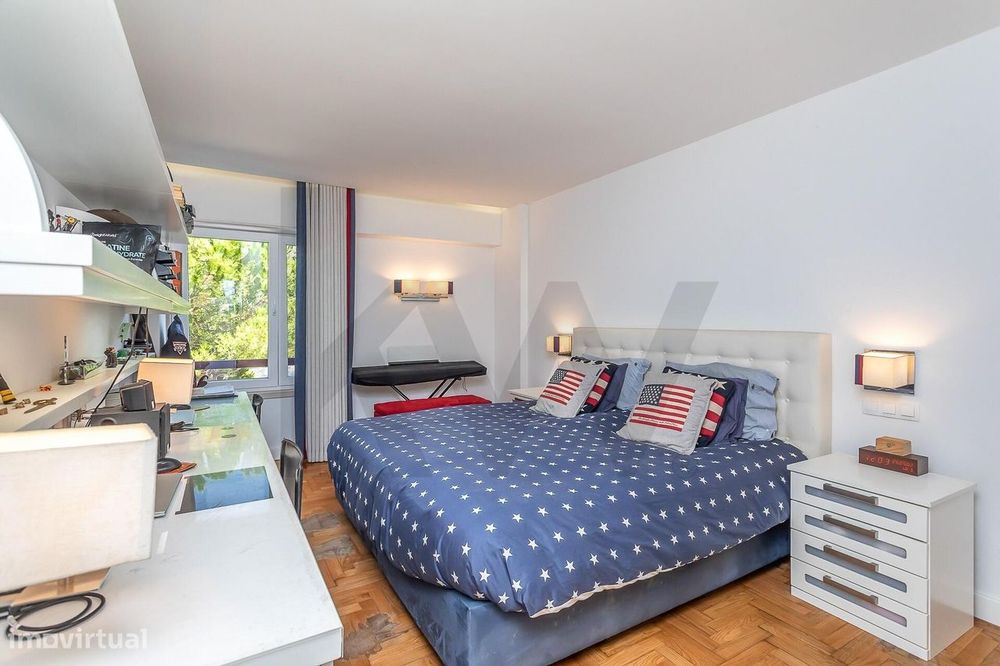 Apartamento T4 |  Parque dos Poetas l Terraço  com 50m2 e Box com  2 l