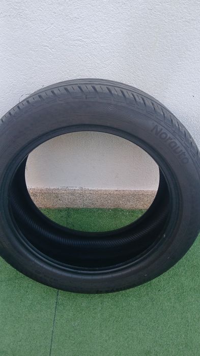 1 pneu com 85% de piso