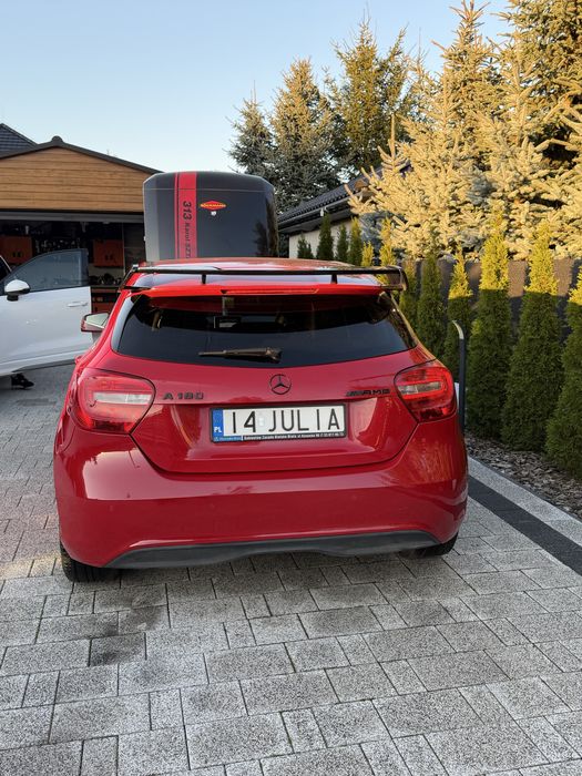 MERCEDES  - Benz A180