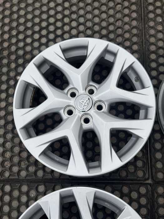 Диски оригінал toyota corolla celica avensis prius auris 5 100 r16