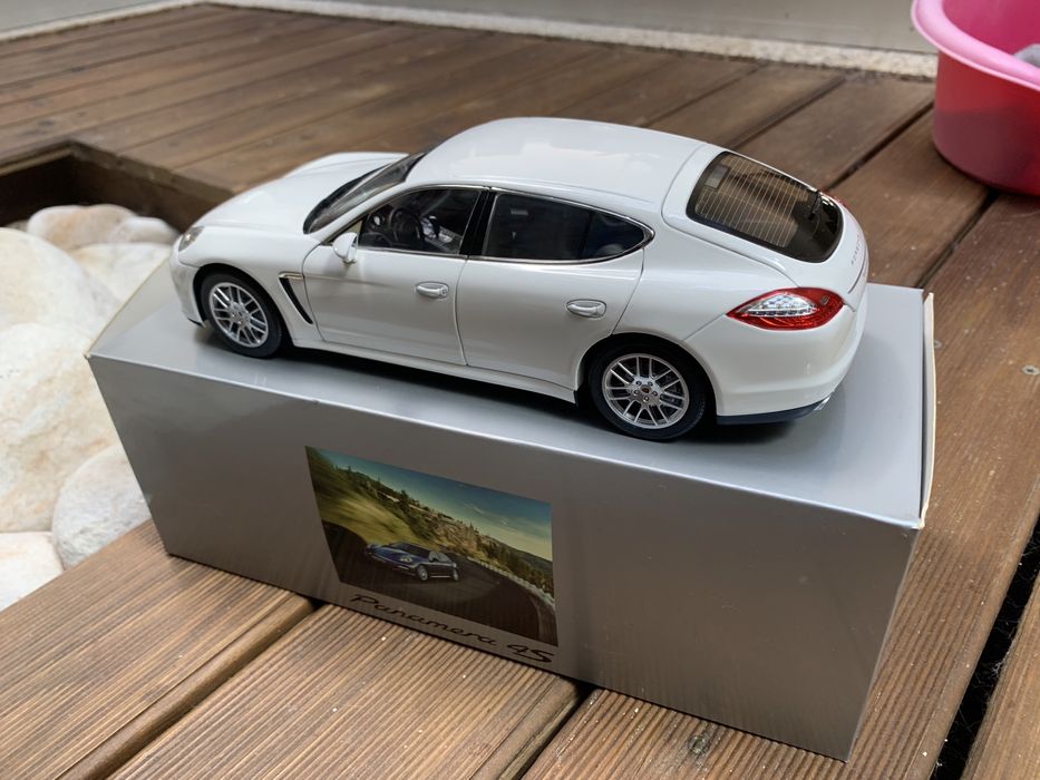 Porsche Panamera 4S Norev 1/18 - Collection - Occasion