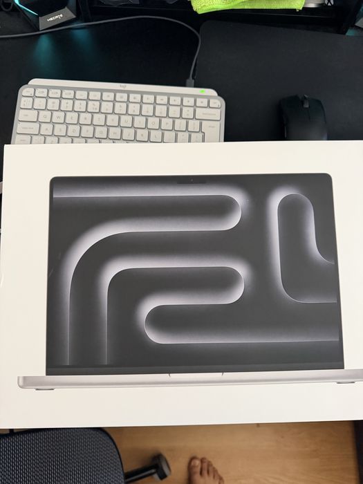 Macbook PRO M5, 48GB, 2TB, NOVO