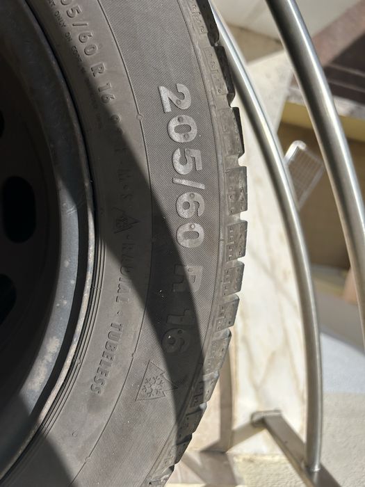 4 jantes de ferro 16" 5x120 com pneus Continental e Sensores TPMS